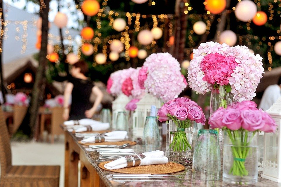 Mastering the Art of Food and Beverage Management: 10 Expert Tips for Large Events